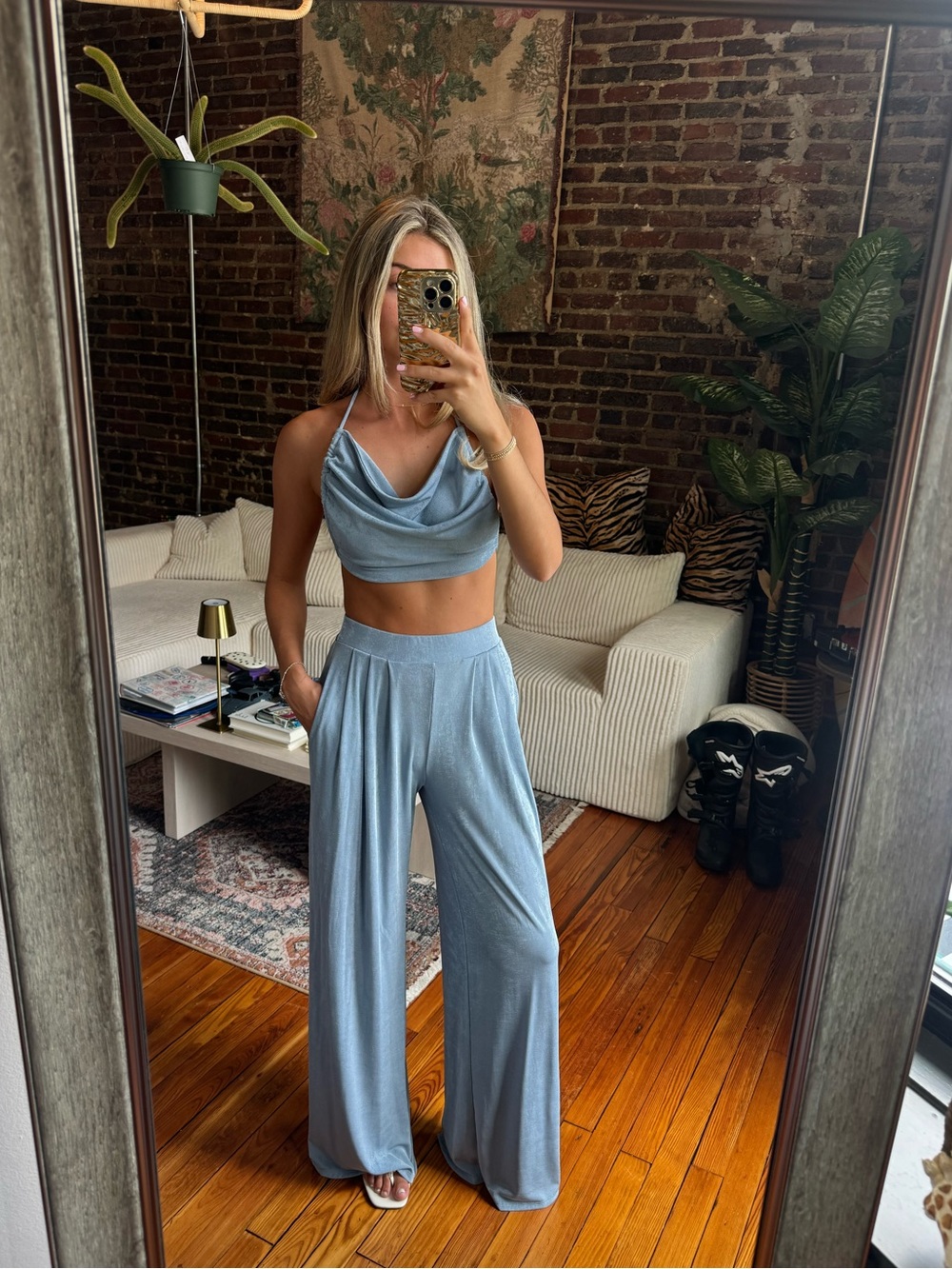 Chic Matching CO-ORD Light Blue Wide-Leg Set - Picture 12 of 16